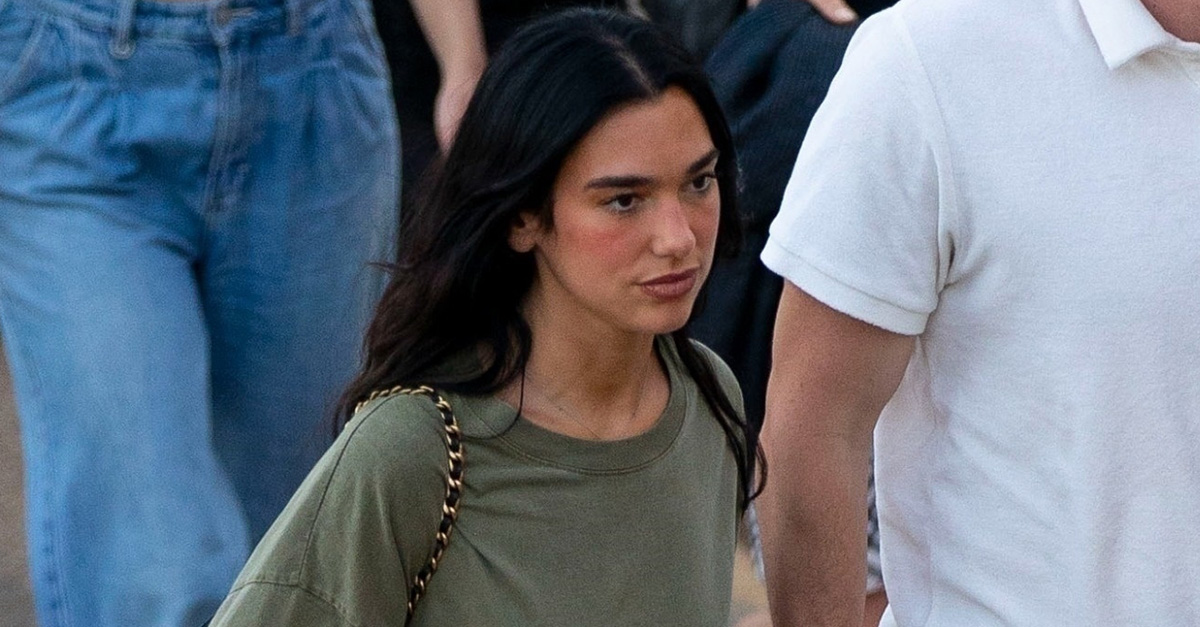 The Shoe Trend That Makes Denim Shorts Look Elegant