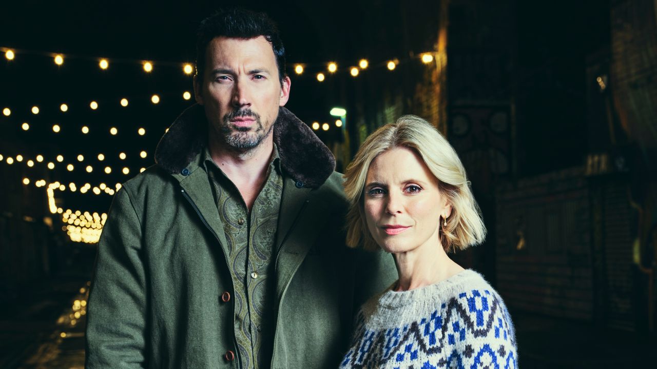 Jack Hodgson (DAVID CAVES) &amp; Dr Nikki Alexander (EMILIA FOX) in Silent Witness season 29
