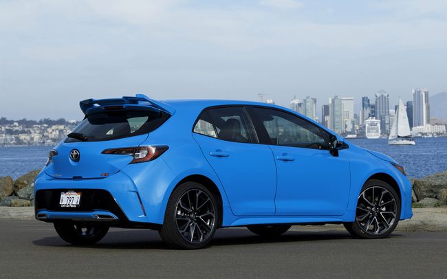 2019 Toyota Corolla Hatchback Reviews: What Critics Love (and Hate ...