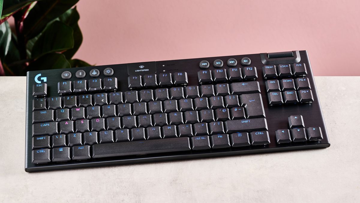 I spent several days with the Logitech G915 X Lightspeed TKL, and while it’s a capable enough, it doesn’t best its rivals