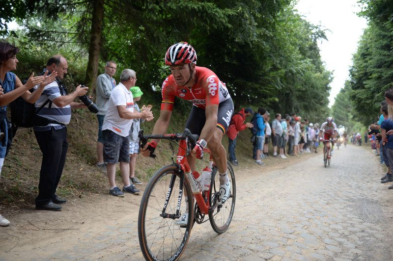 Adam Hansen (Lotto-Soual) rides through the pain