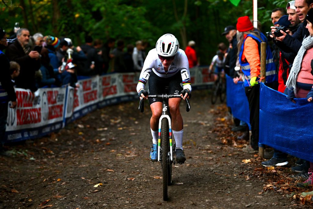 NAMUR BELGIUM NOVEMBER 05 Marianne Vos of The Netherlands competes during the 20th UEC European Cyclocross Championships 2022 Womens Elite EuroCross22 on November 05 2022 in Namur Belgium Photo by Luc ClaessenGetty Images