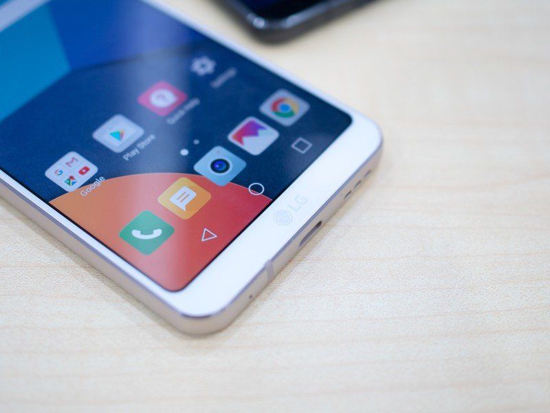 LG G6 in white