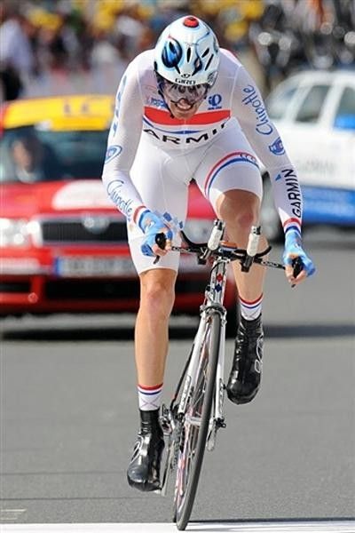 David Millar (Garmin-Chipotle) gives it some gas to the finish line.