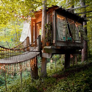 secluded intown treehouse georgia usa