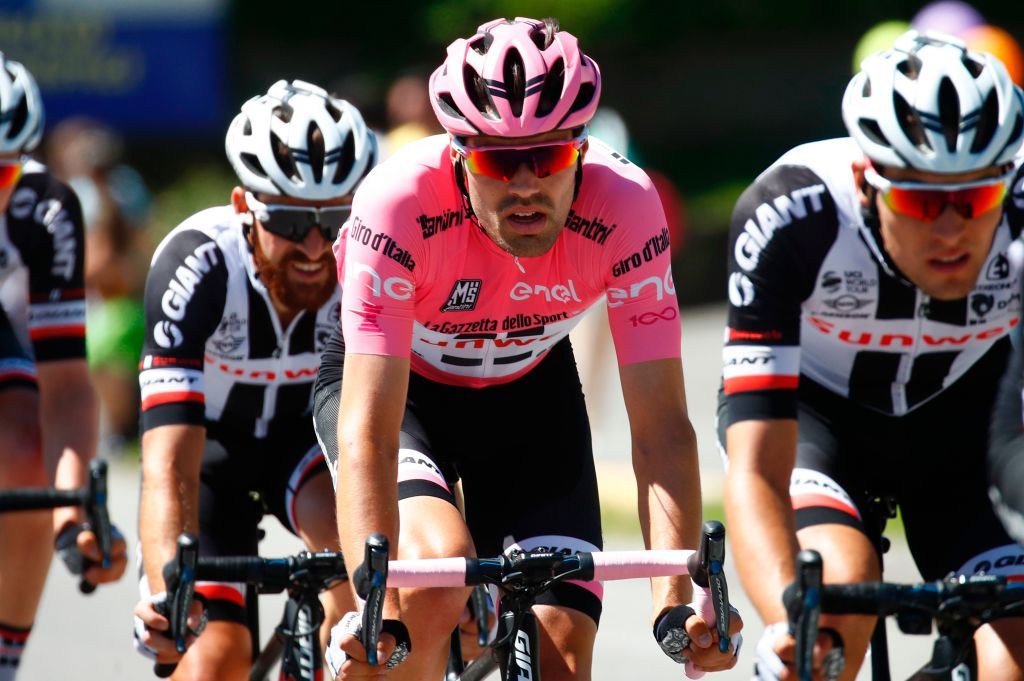 Tom Dumoulin (Sunweb) survived a hectic stage 15 in the maglia rosa