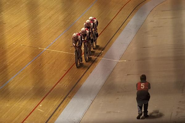 The Swiss men's pursuit team in action during the qualifying rounds.