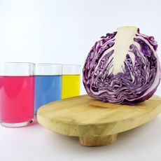 Red cabbage and three glasses filled with colored liquid. Make a measure of the pH (power of hydrogen) of red cabbage.