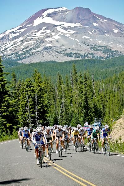 Mountains surrounded the women on today's stage.