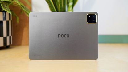 Review images of the Poco Pad X1