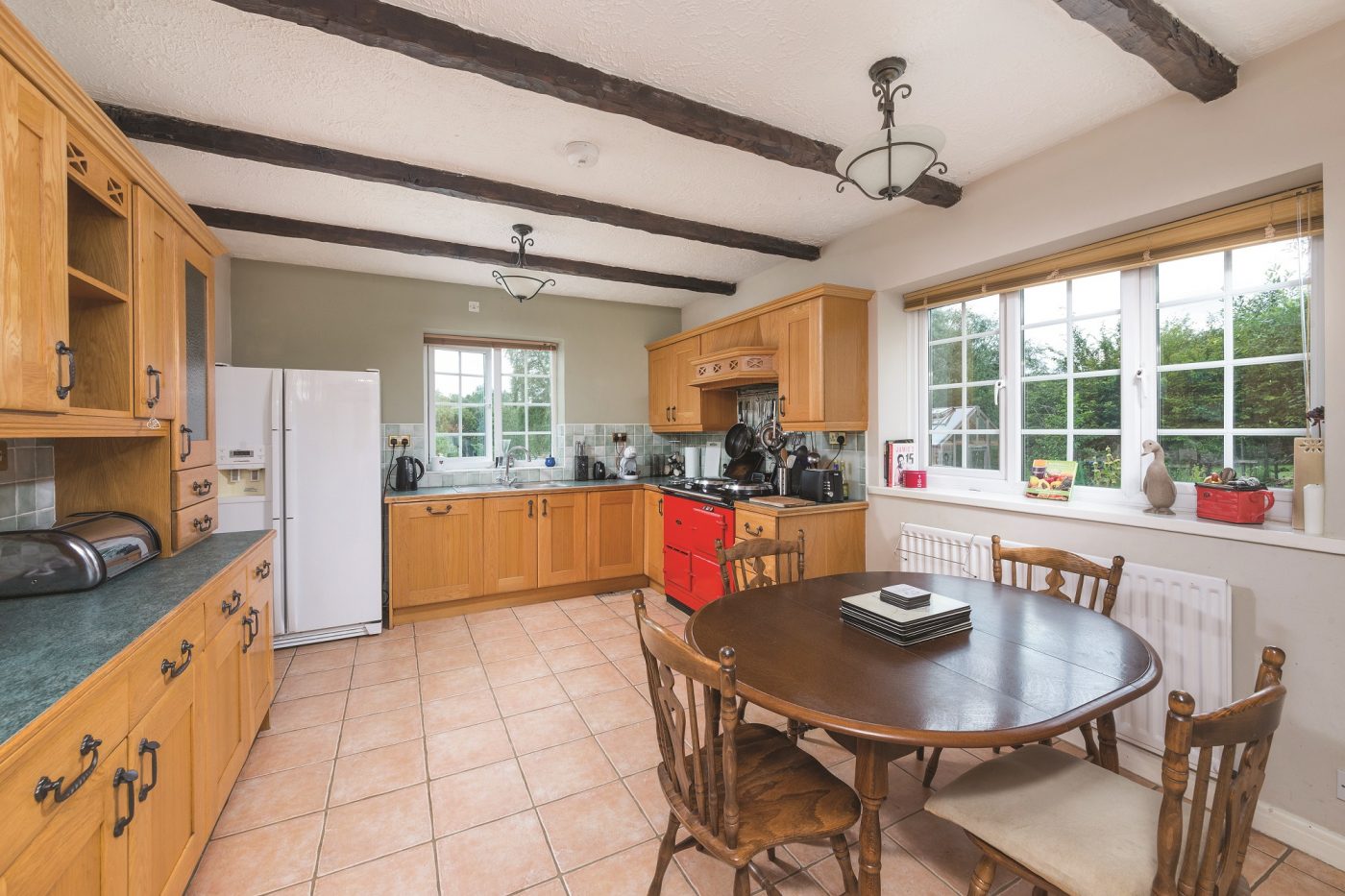 Stampley-Moss-Hall-kitchen-e1600684486717.jpg