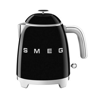 Image of Smeg kettle in black