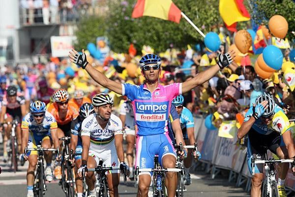 Bennati easily beat Bettini and Petacchi for his second stage win