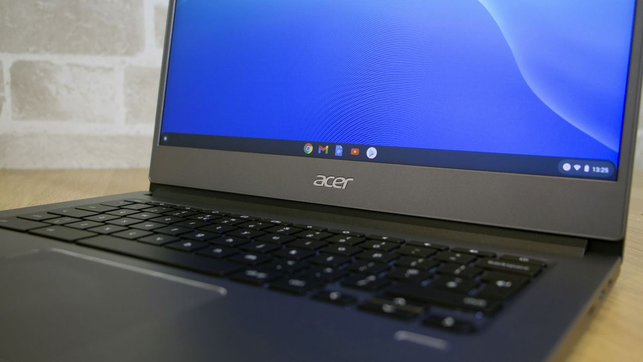 Acer Chromebook 714 logo detail