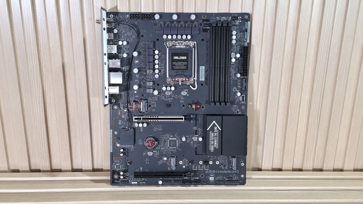 ASRock B860 Challenger Wifi - board images
