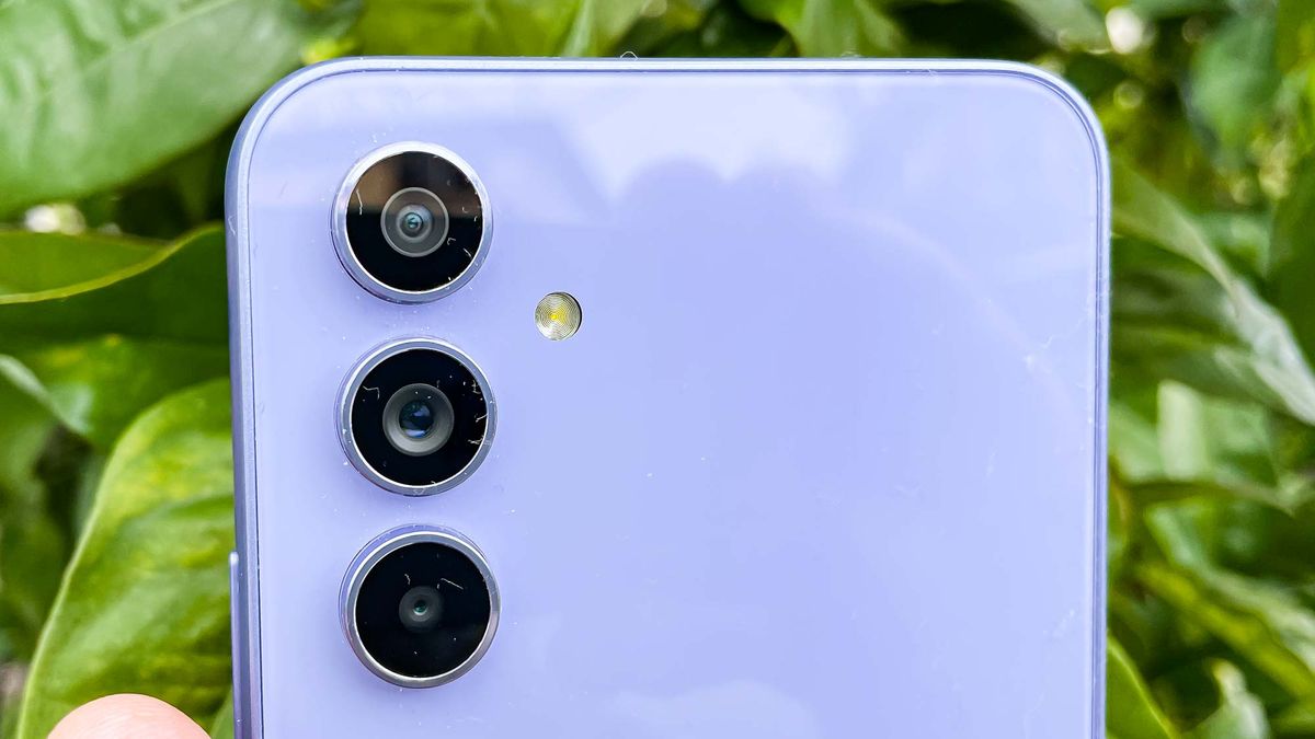 Google Pixel 7a vs. Samsung Galaxy A54 camera faceoff Who has the