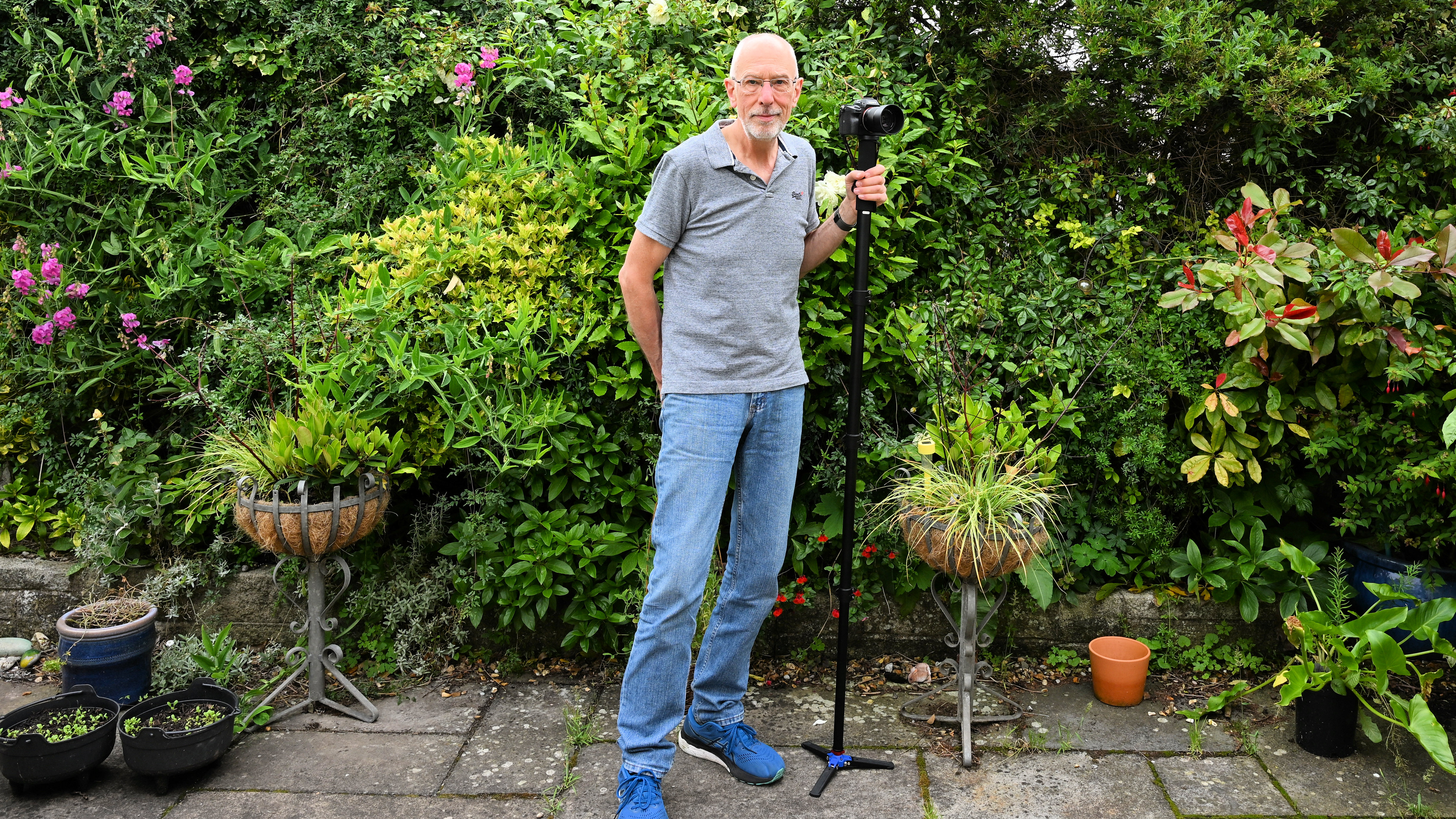 Benro A48FD Series 4 Aluminum Monopod with 3-Leg Locking Base