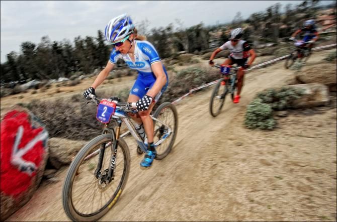 Catharine Pendrel (Luna Pro Team) sets the pace on her way to winning