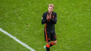 Manchester United target Frenkie de Jong