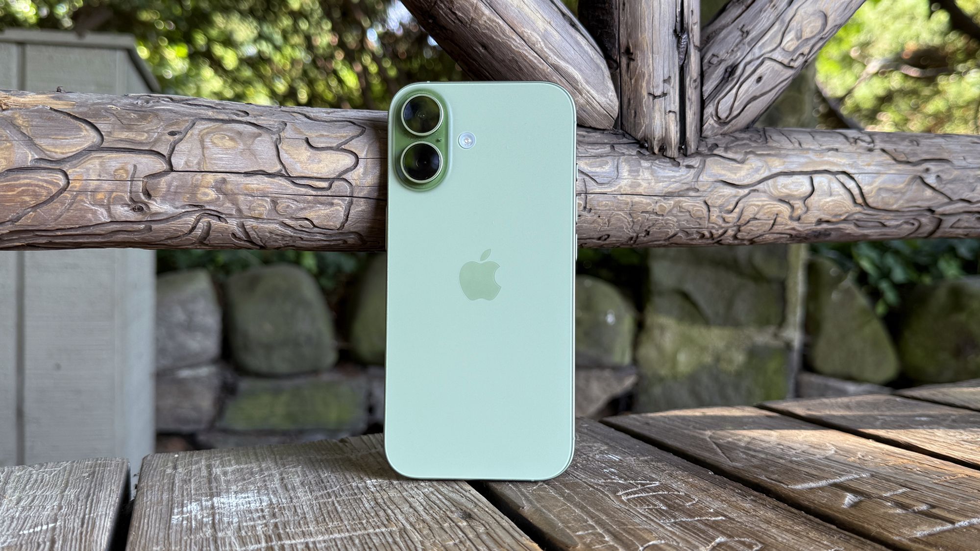 iPhone 18’in 2027’nin başında piyasaya sürülmesi planlandığı söyleniyor, iPhone 18 Pro ise minimal tasarım değişiklikleri alabilir