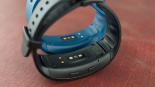 gear fit 2 pro gps