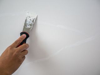 repairing cracked plaster