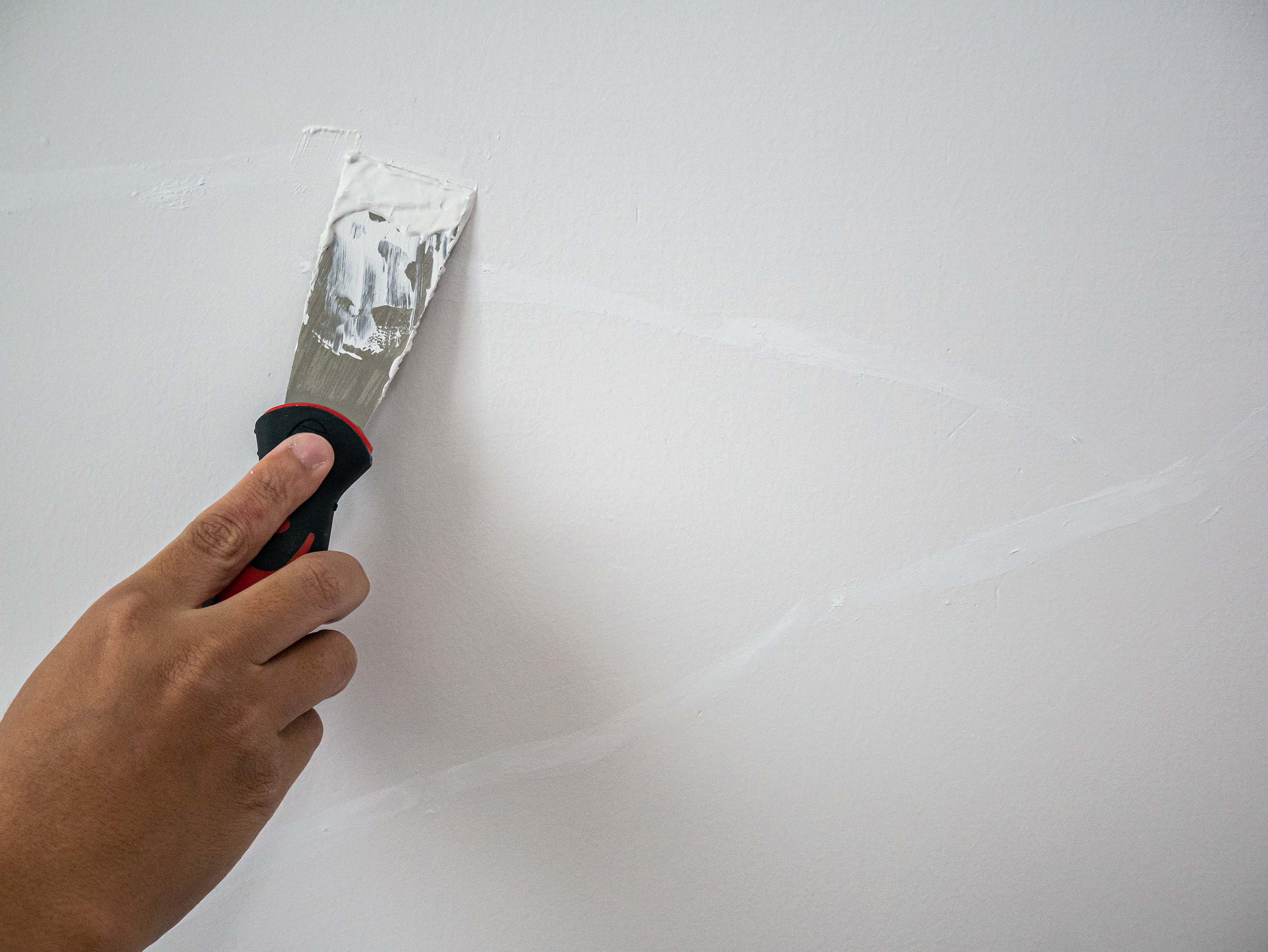 How to Patch Plaster: Your Handy How-to Guide | Homebuilding