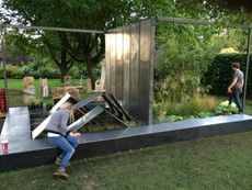 Twitter-Reactive Garden