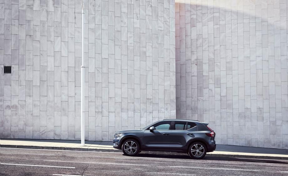 Side view of the Volvo XC40