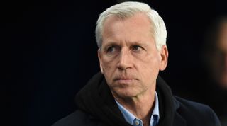 West Bromwich Albion's English head coach Alan Pardew arrives for during the English Premier League football match between Manchester City and West Bromwich Albion at the Etihad Stadium in Manchester, north west England, on January 31, 2018. / AFP PHOTO / Oli SCARFF / RESTRICTED TO EDITORIAL USE. No use with unauthorized audio, video, data, fixture lists, club/league logos or 'live' services. Online in-match use limited to 75 images, no video emulation. No use in betting, games or single club/league/player publications. / (Photo credit should read OLI SCARFF/AFP via Getty Images)
