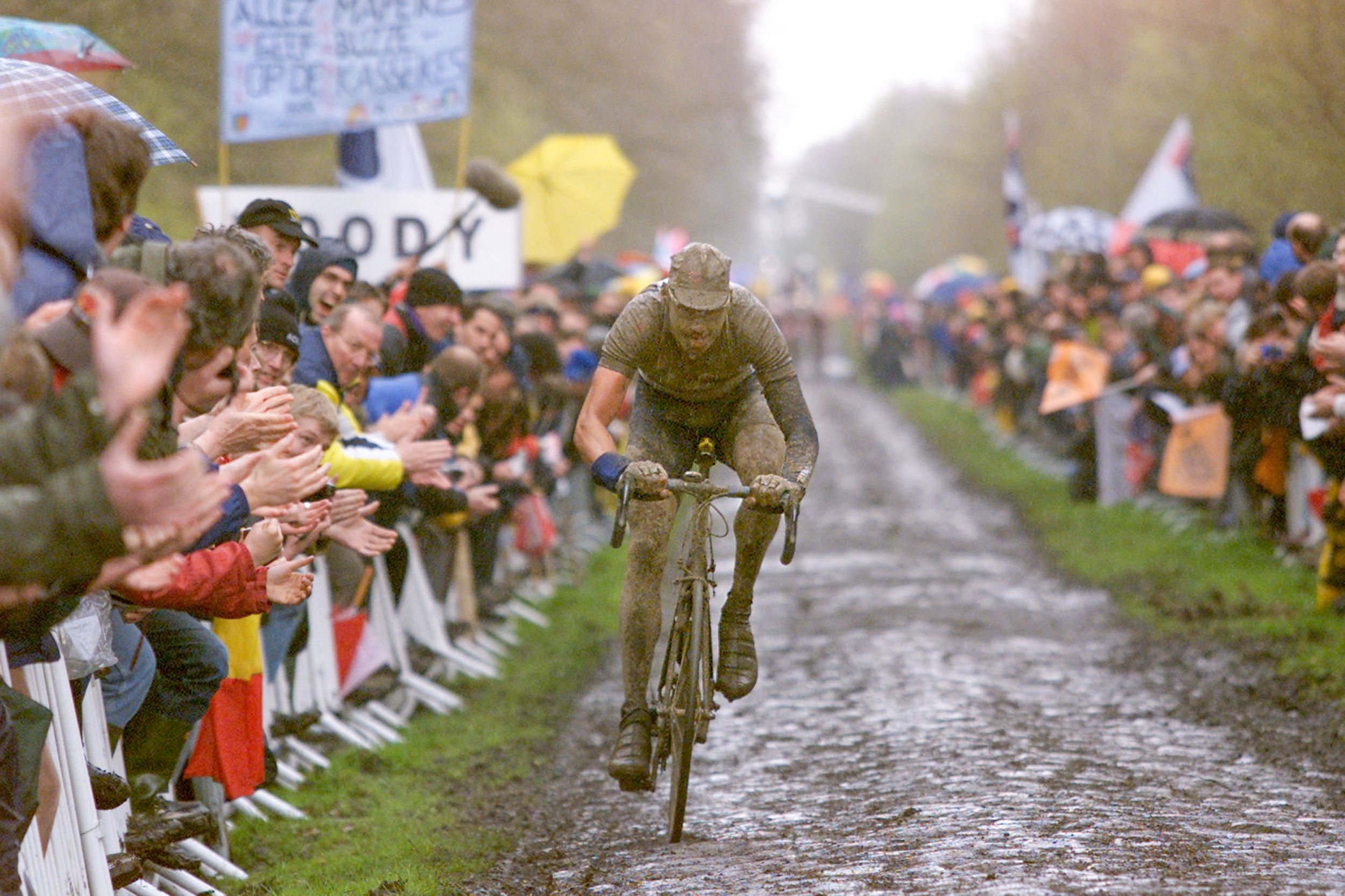 Record-breakers, comebacks, and underdogs at Paris-Roubaix – The most memorable editions of the past 25 years