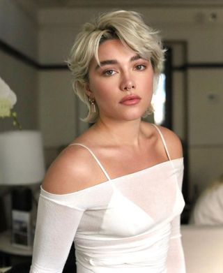 Summer hairstyles for short hair Florence Pugh