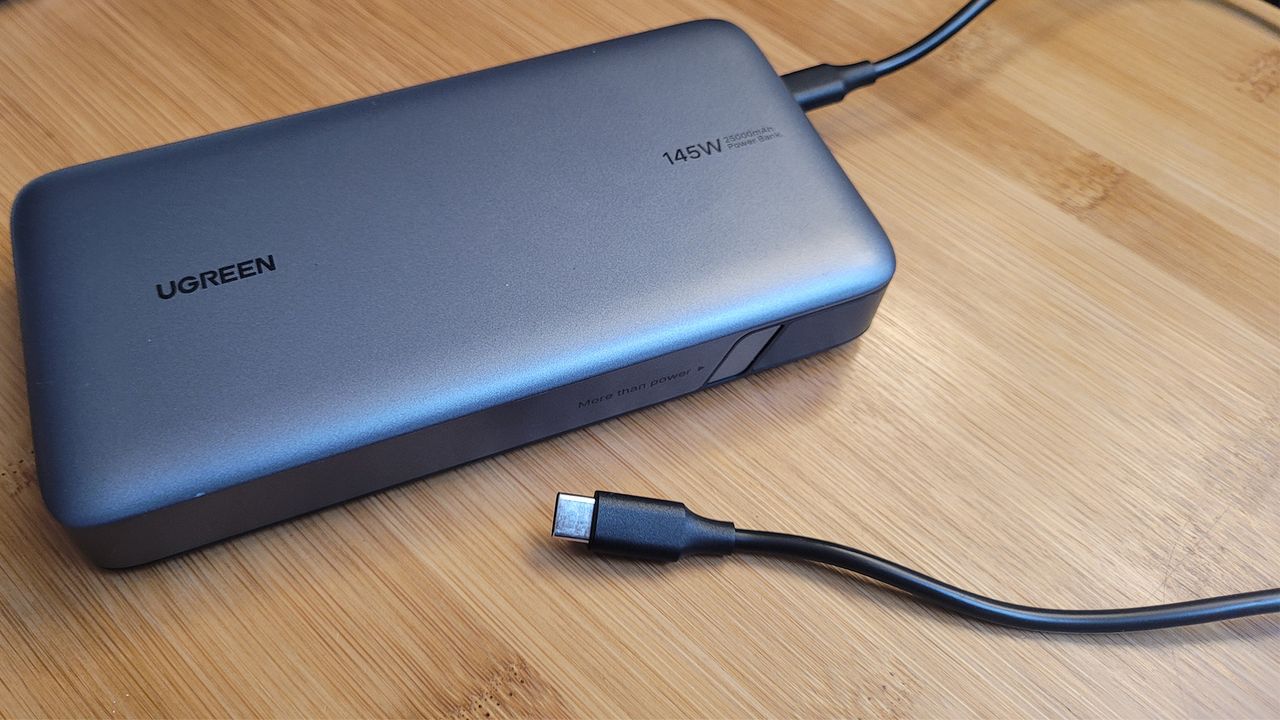 Ugreen power bank review photo