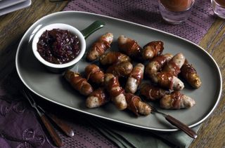 canape recipe_Sausages in bacon