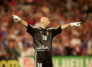 Fabien Barthez celebrates a goal for France against Italy in the final of Euro 2000.