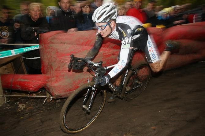 Lubomir Petrus (BKCP-Powerplus) negotiates a tricky descent at Superprestige Gavere