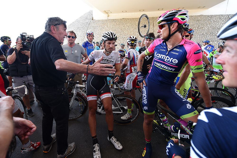 Eddy Merckx spoke to the riders on behalf of the organisation.