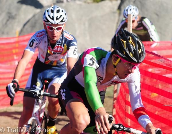 Luca Damiani (Kenda p/b Geargrinder) leads fellow Italian Davide Frattini early in the race