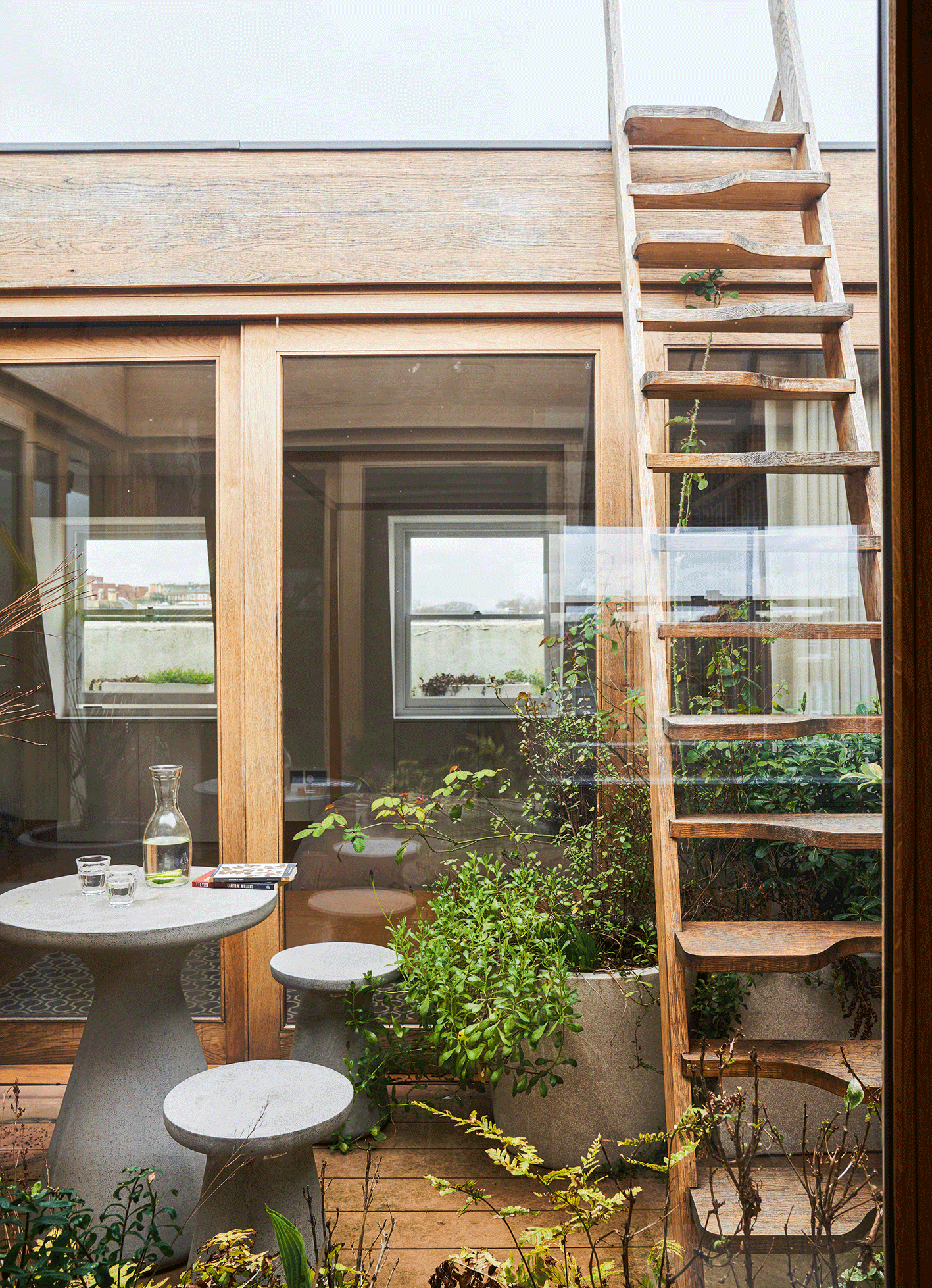 tiny courtyard garden outside bedroom