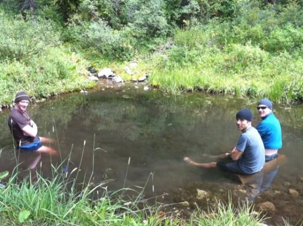 Brrrr.... nothing like an ice-cold water bath to help the legs recover.