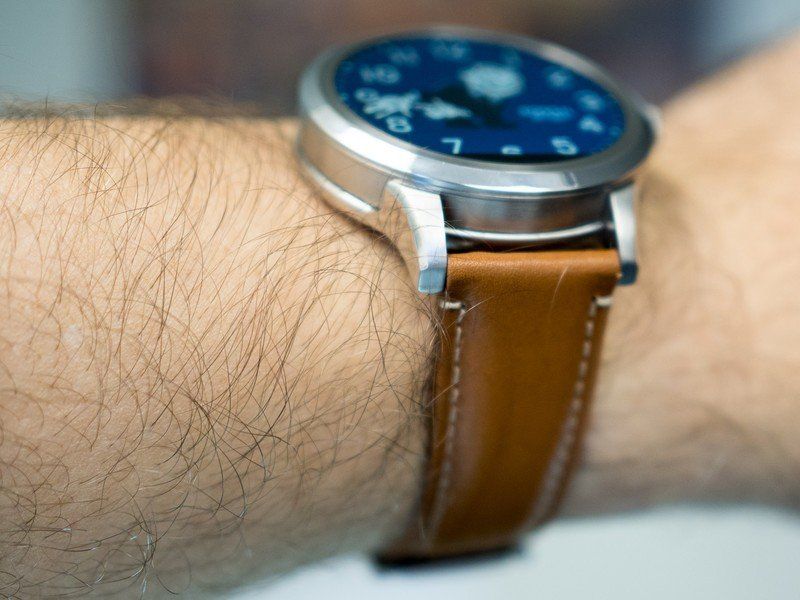 Fossil Q Founder in leather