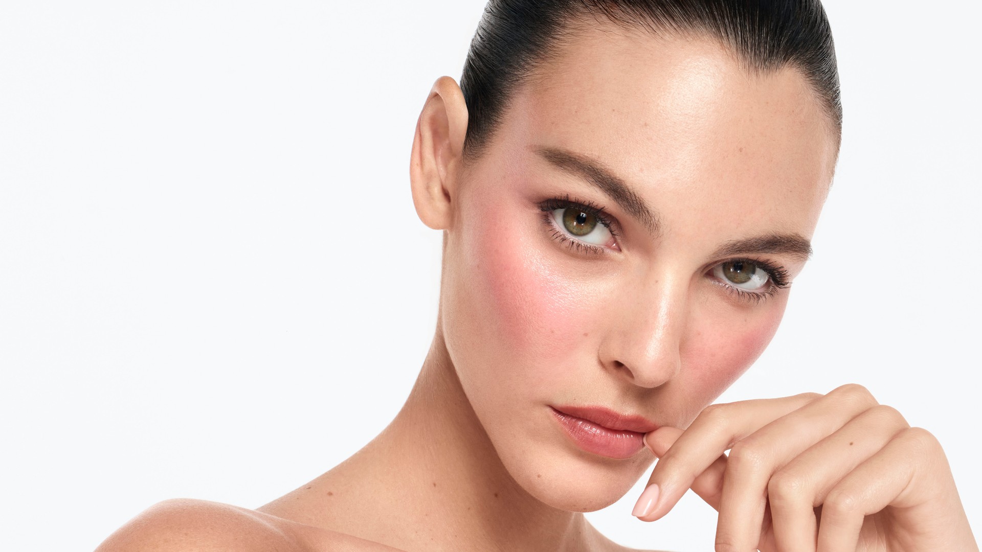 Photo of Vittoria Ceretti for Armani's Dolci Blush campaign