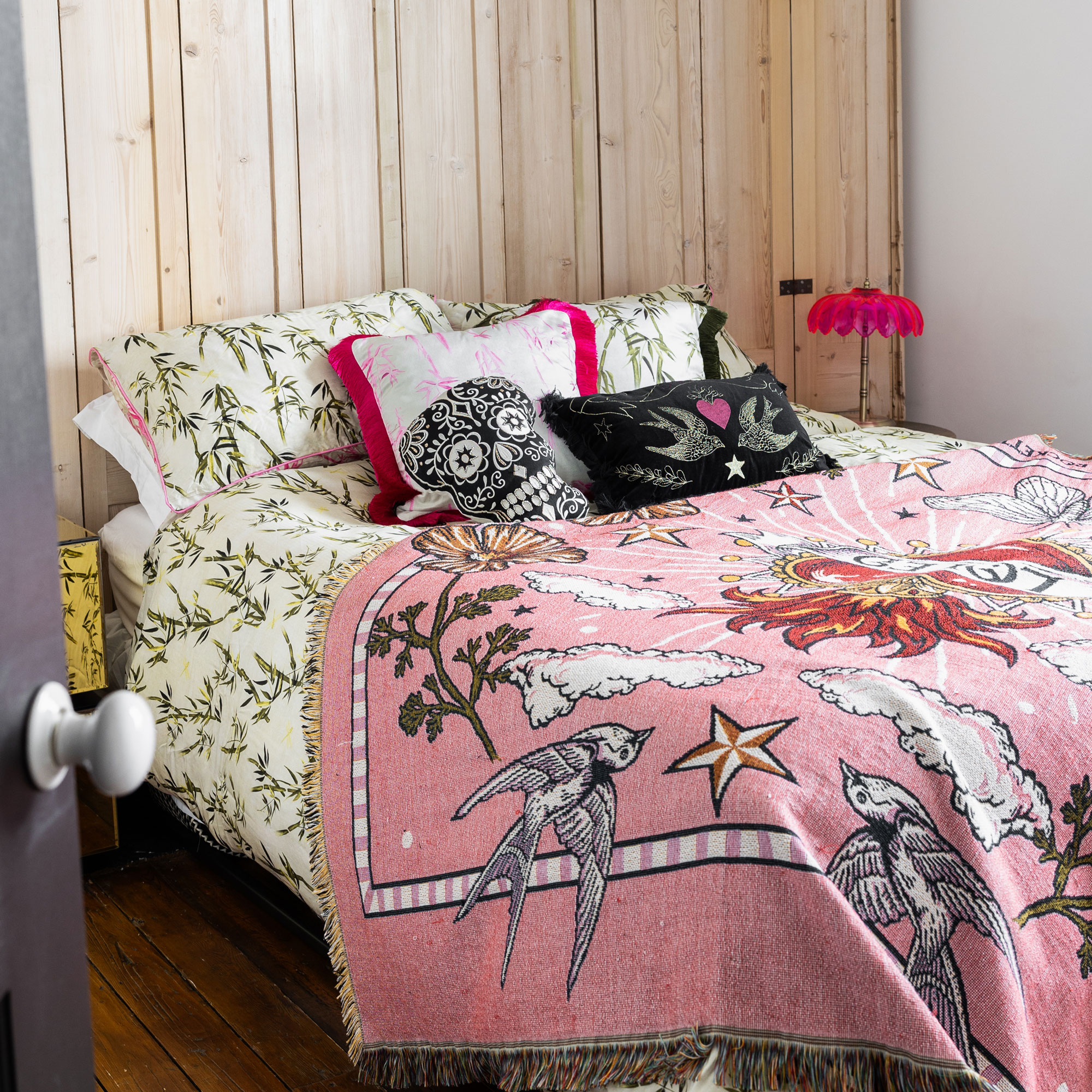 spare room with green bamboo style bedding