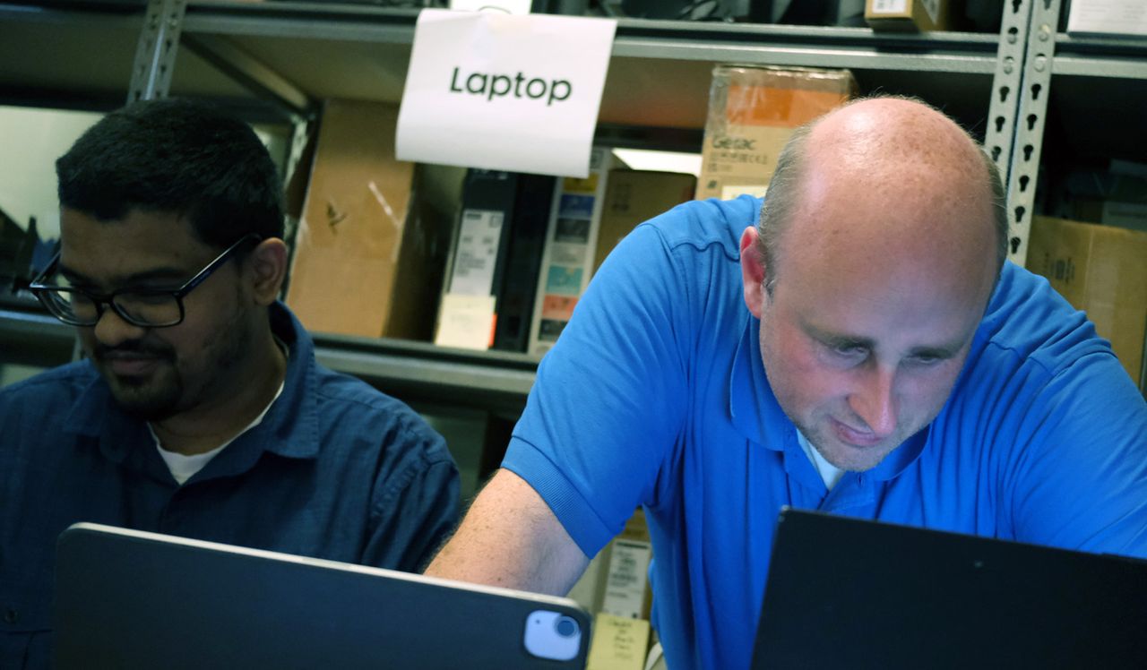 Laptop Mag testing lab