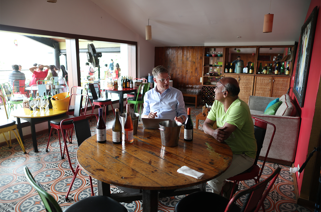 Peter Csizmadia-Honigh tasting with Ajoy Shaw. Image copyright: Peter Csizmadia-Honigh