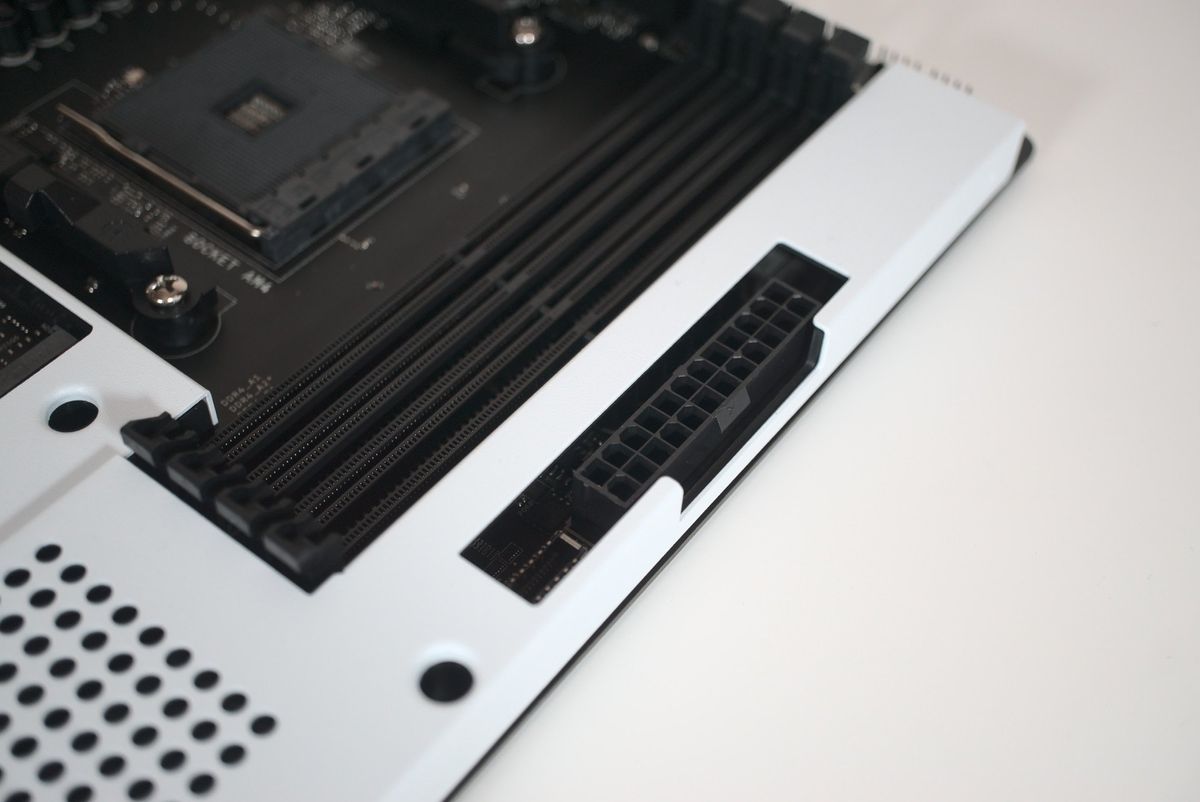 NZXT N7 B550