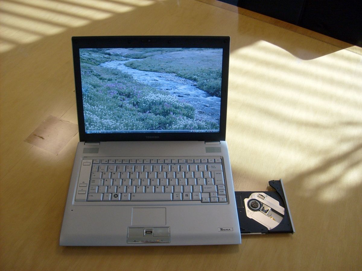 Toshiba Tecra R10