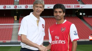 Arsene Wenger and Eduardo da Silva of Arsenal, July 2007