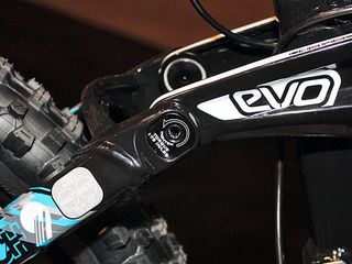 The upper link's 'Mino Links' can be flipped around to provide alternate geometry depending on rider preferences.