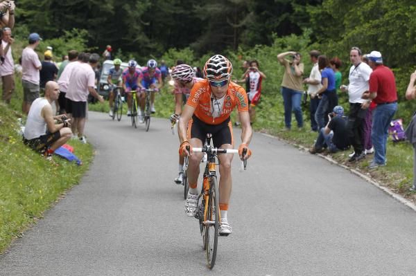 Alberto Contador (Saxo Bank-SunGard) lets Igor Anton (Euskaltel-Euskadi) go on the Zoncolan.